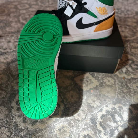 Nike Oakland Air Jordans Size 7 - Picture 6 of 6